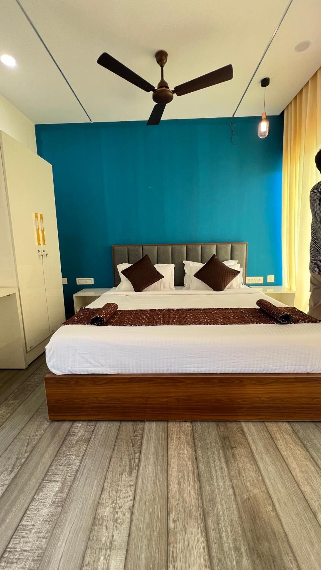 Aura Safari Hotell Vaduvanchal Eksteriør bilde
