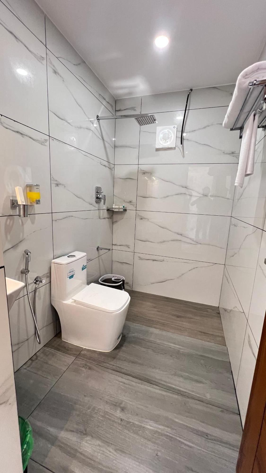 Aura Safari Hotell Vaduvanchal Eksteriør bilde